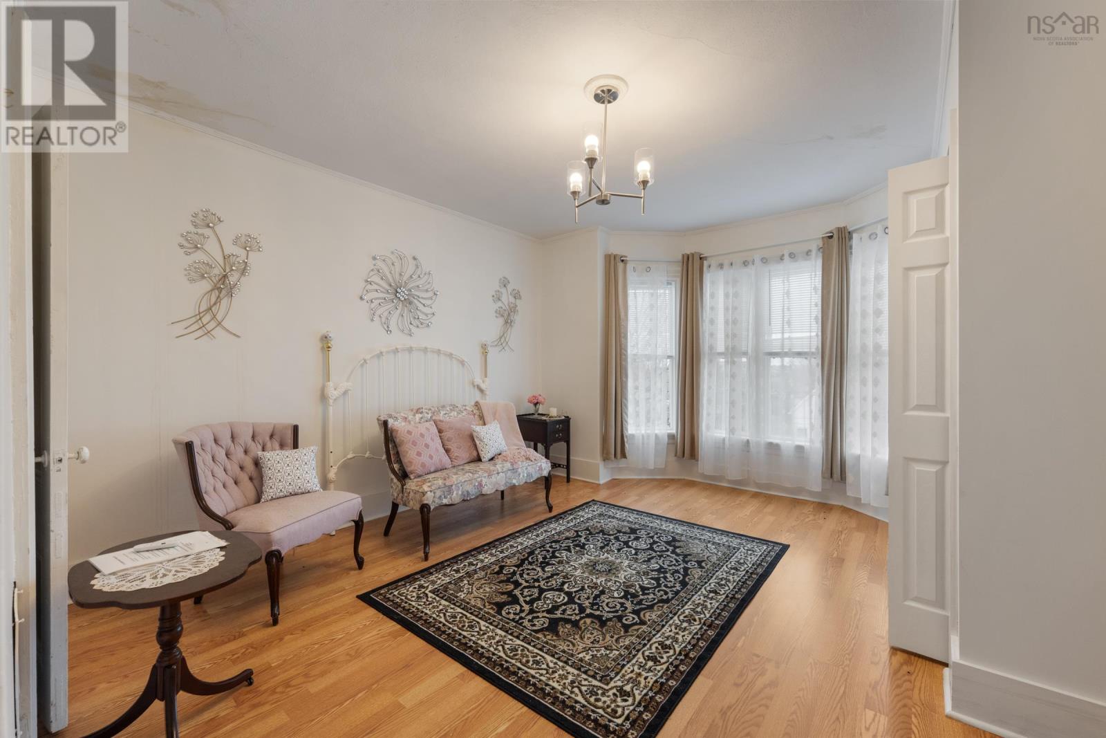 Property 19 of 36 of 45 Alma Street