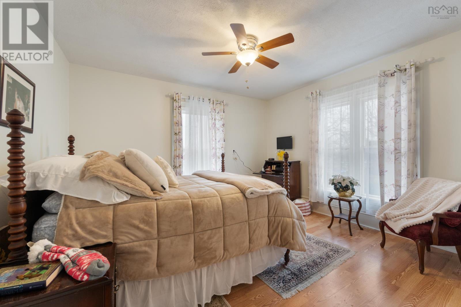 Property 18 of 36 of 45 Alma Street