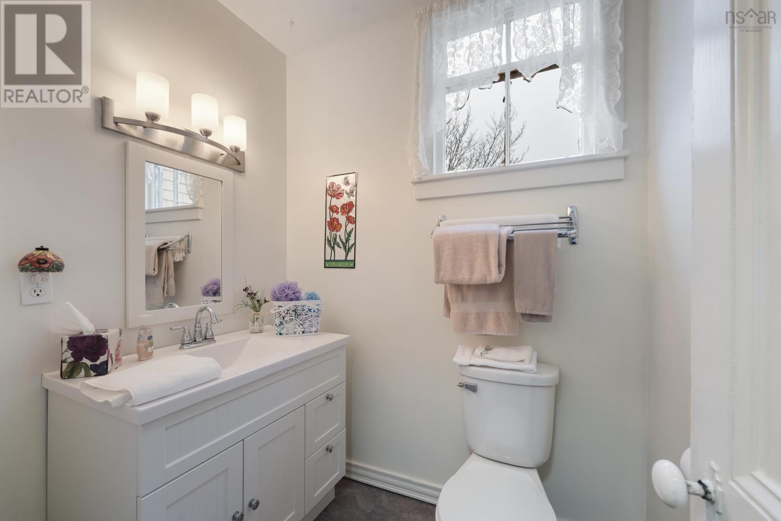 Property 23 of 36 of 45 Alma Street