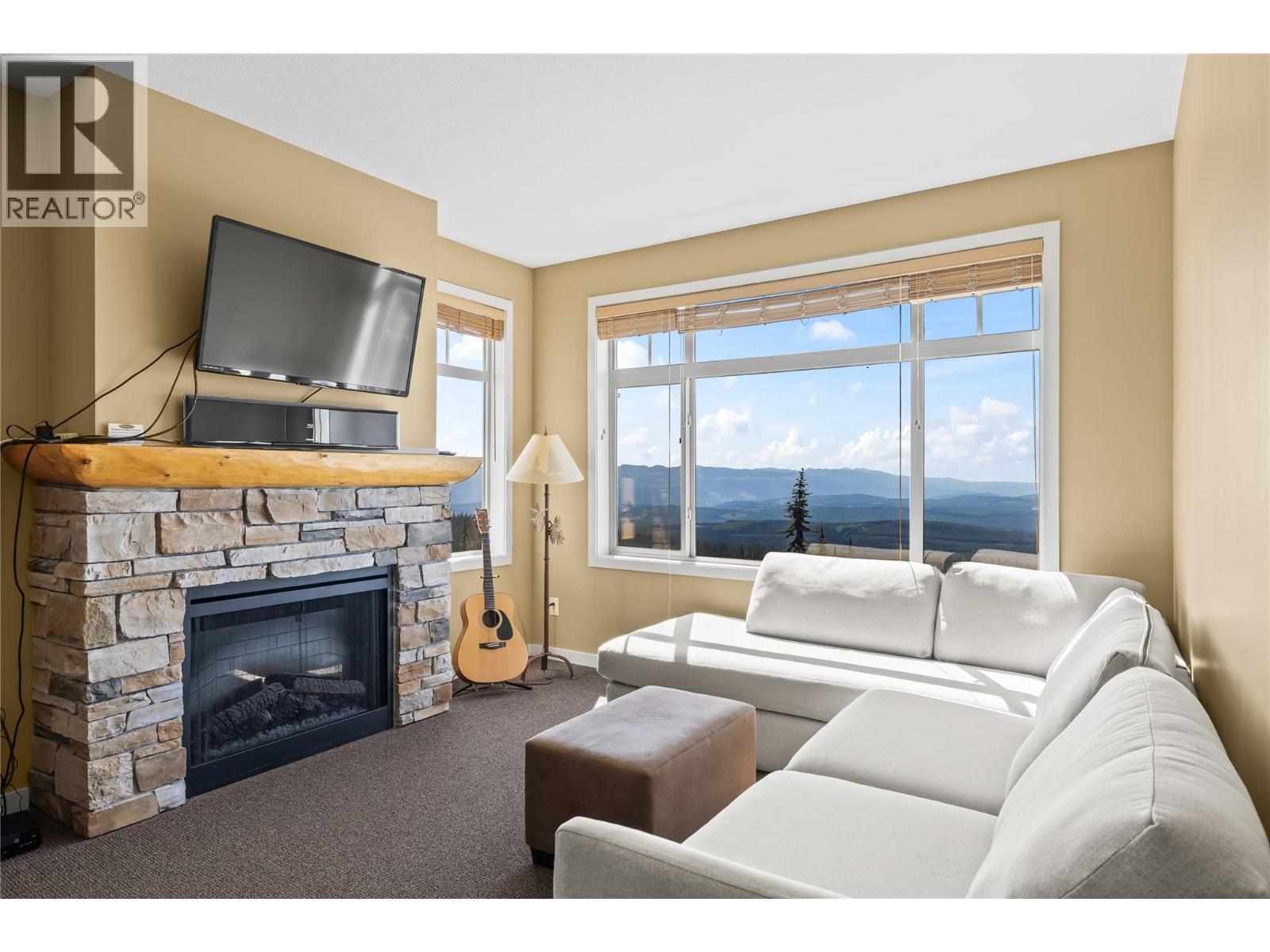 308/308A 255 Feathertop Way, Big White