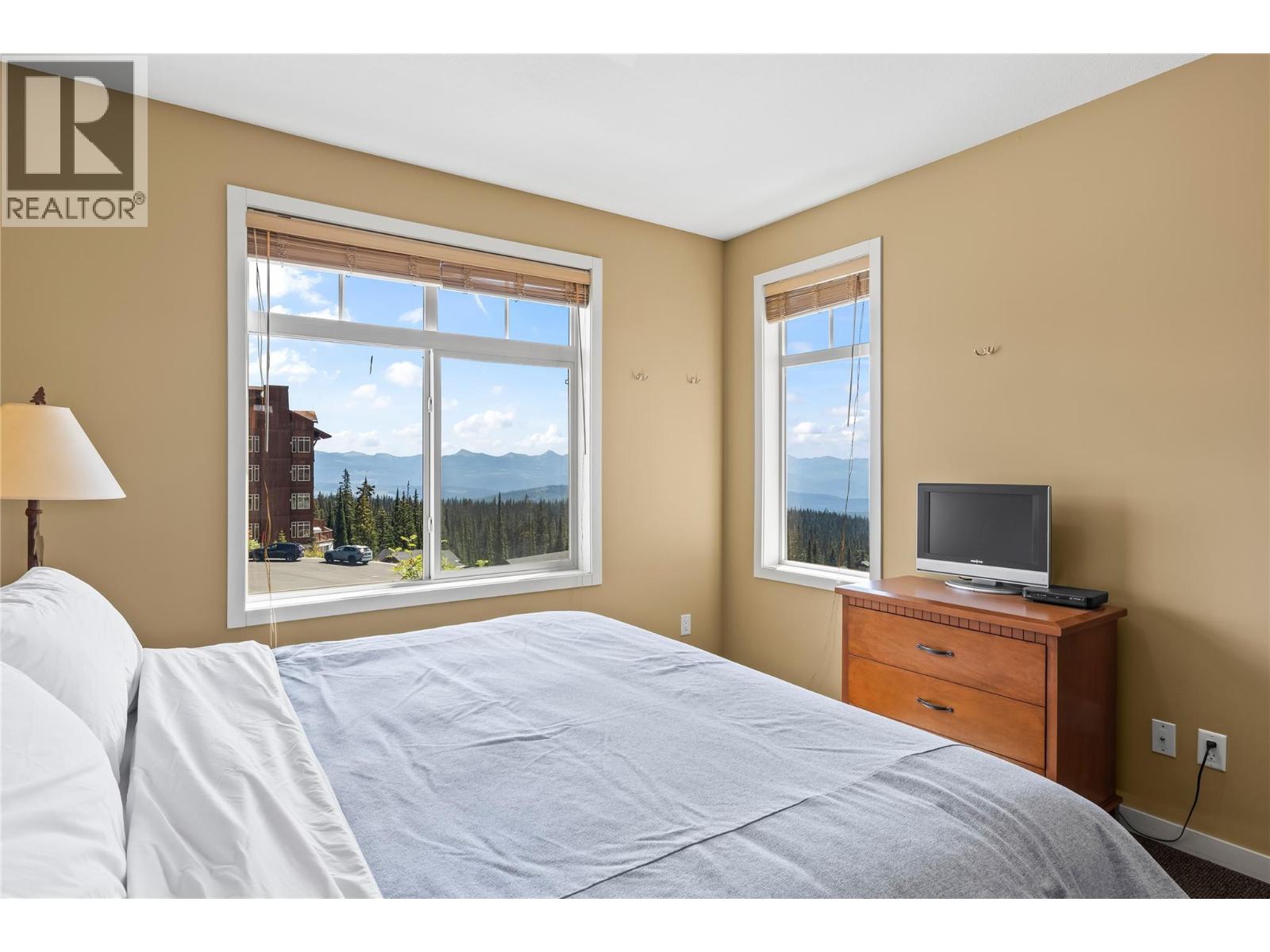 308/308A 255 Feathertop Way, Big White