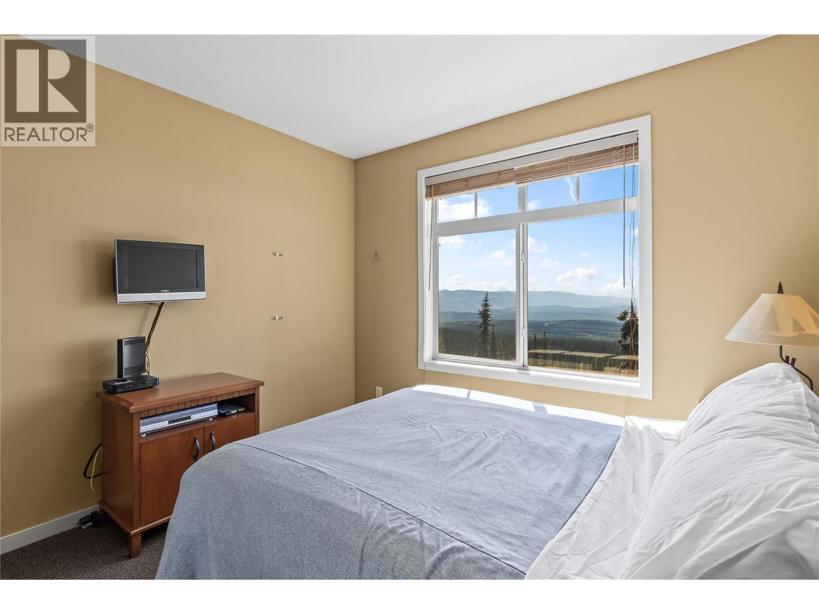 308/308A 255 Feathertop Way, Big White