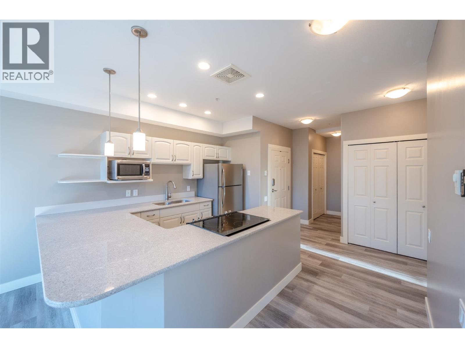 921 SPILLWAY Road Unit# 208A, Oliver