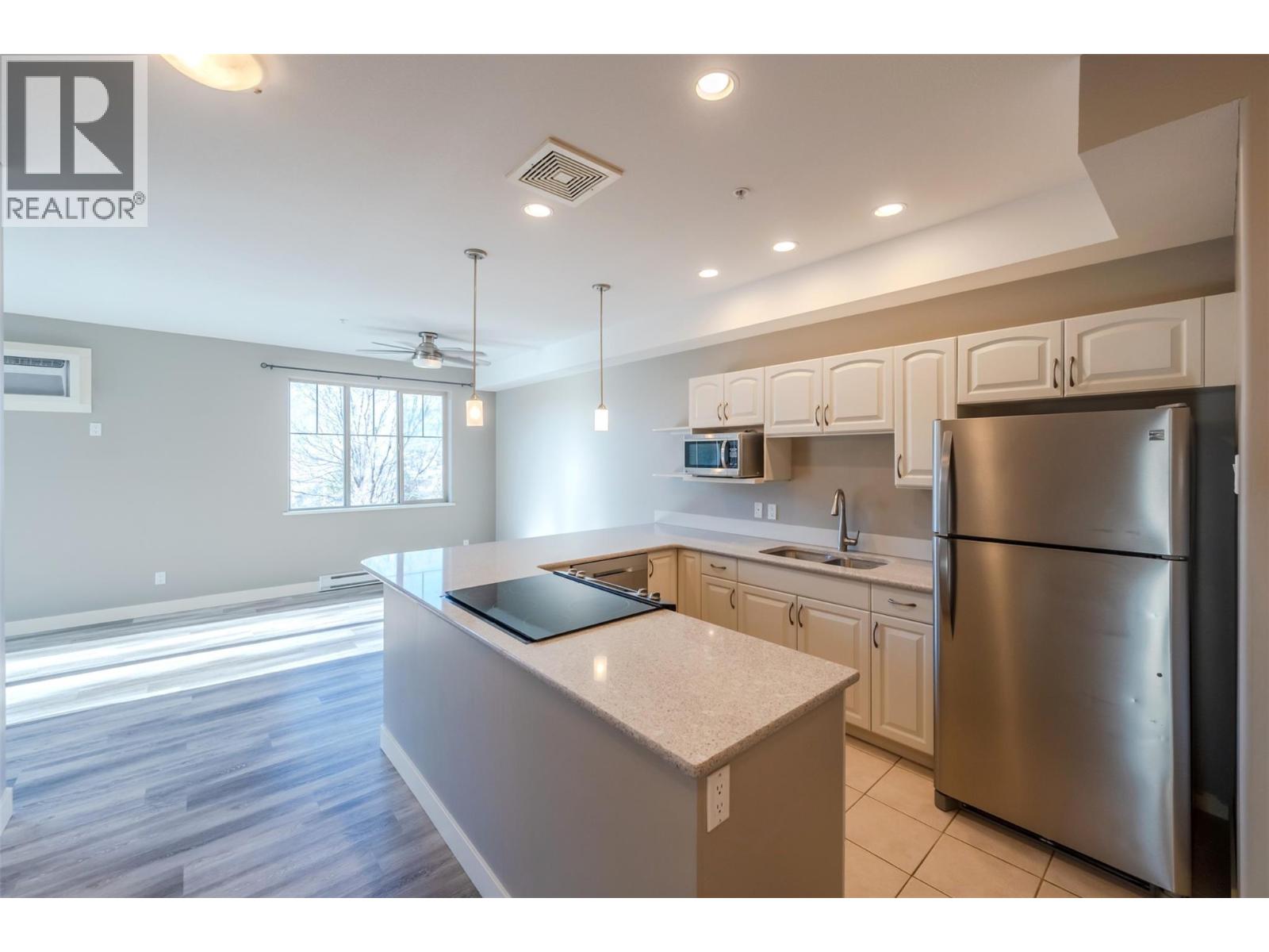 921 SPILLWAY Road Unit# 208A, Oliver