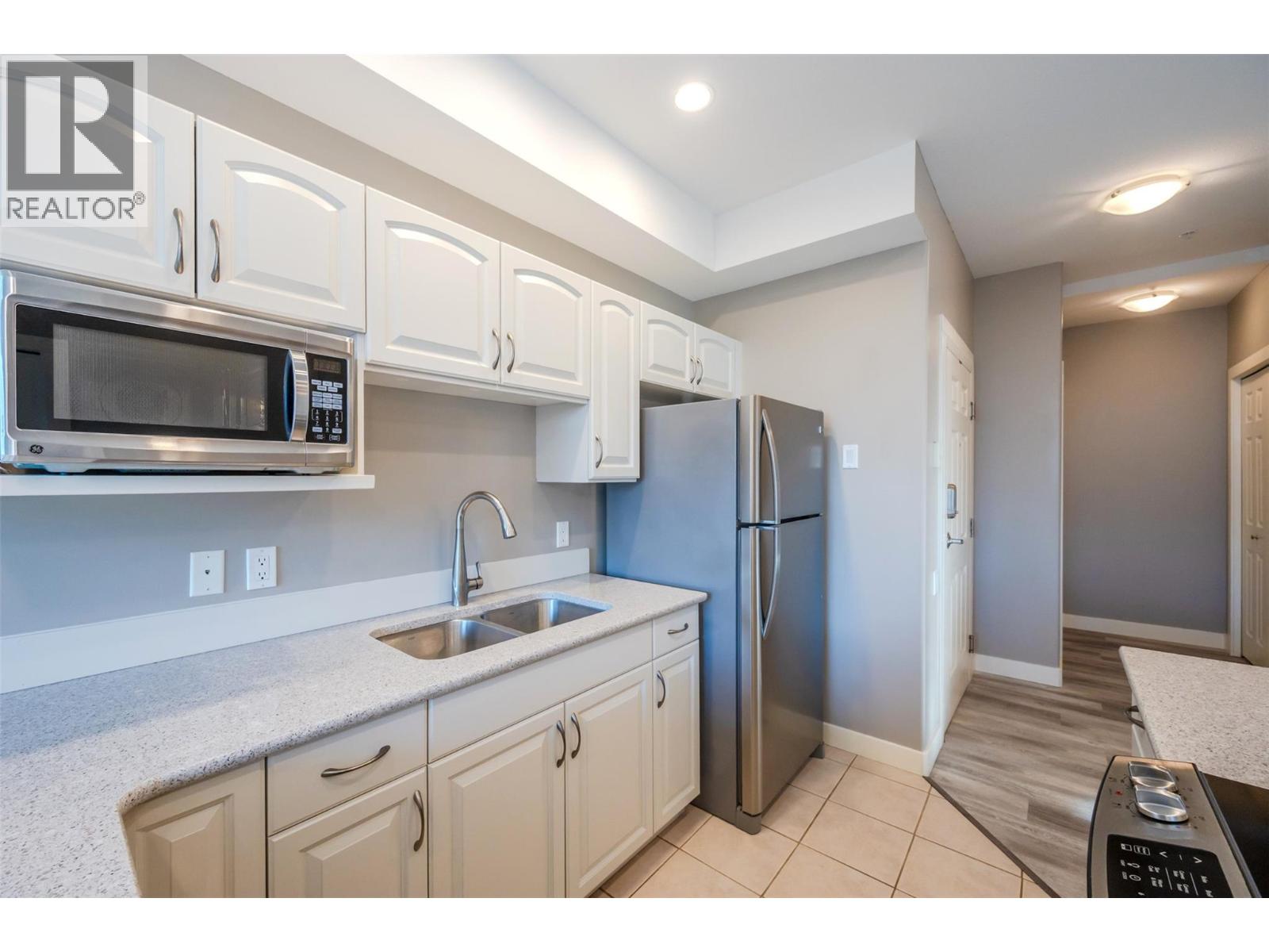 921 SPILLWAY Road Unit# 208A, Oliver