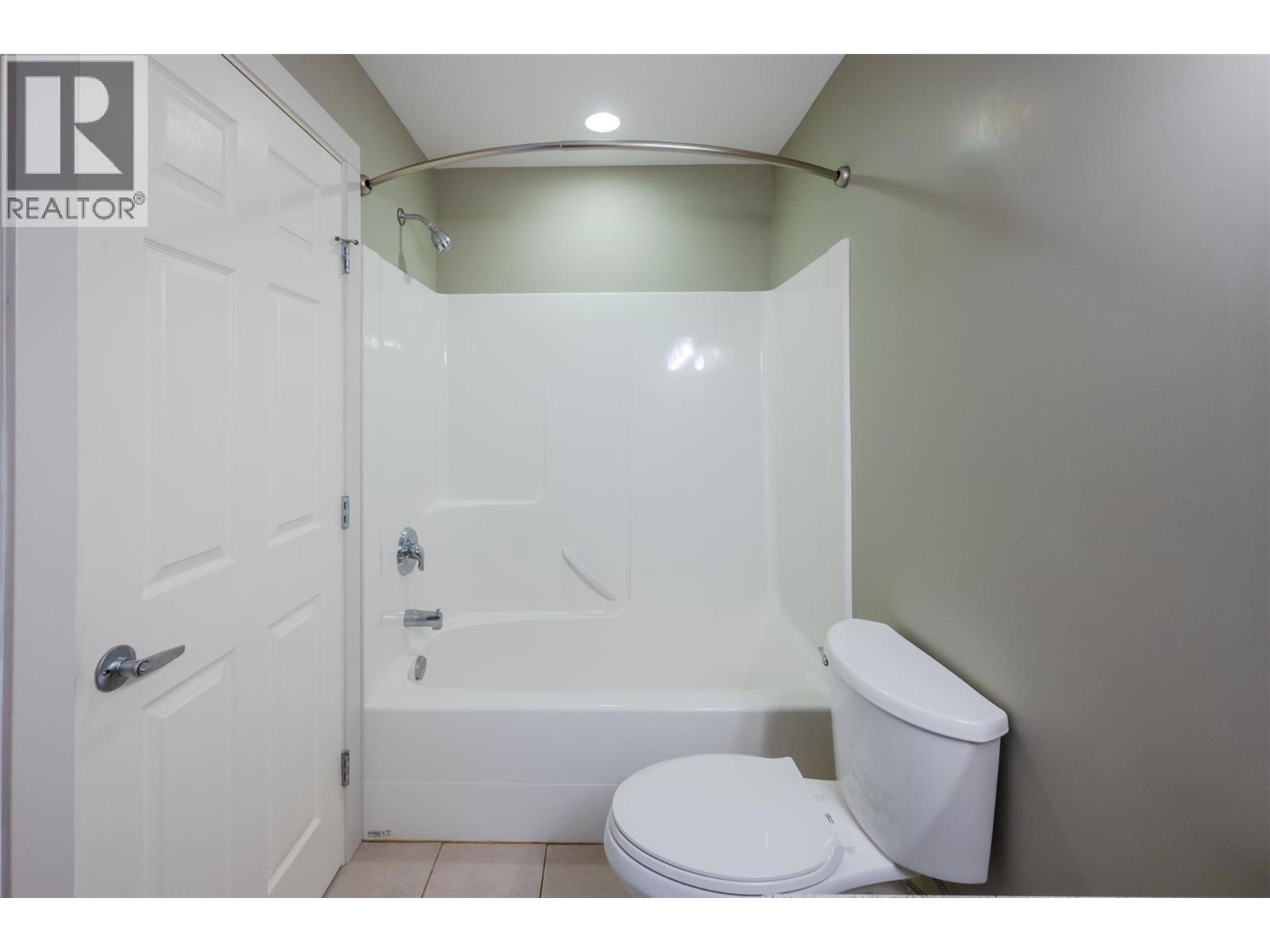 921 SPILLWAY Road Unit# 208A, Oliver