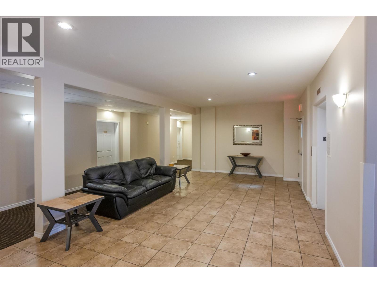 921 SPILLWAY Road Unit# 208A, Oliver