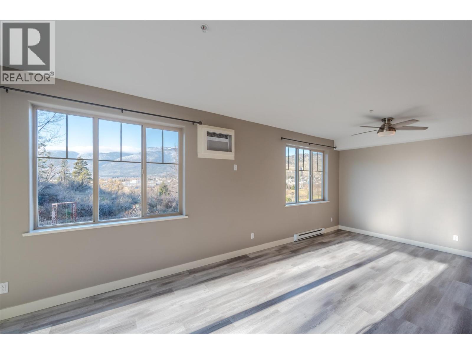 921 SPILLWAY Road Unit# 208A, Oliver