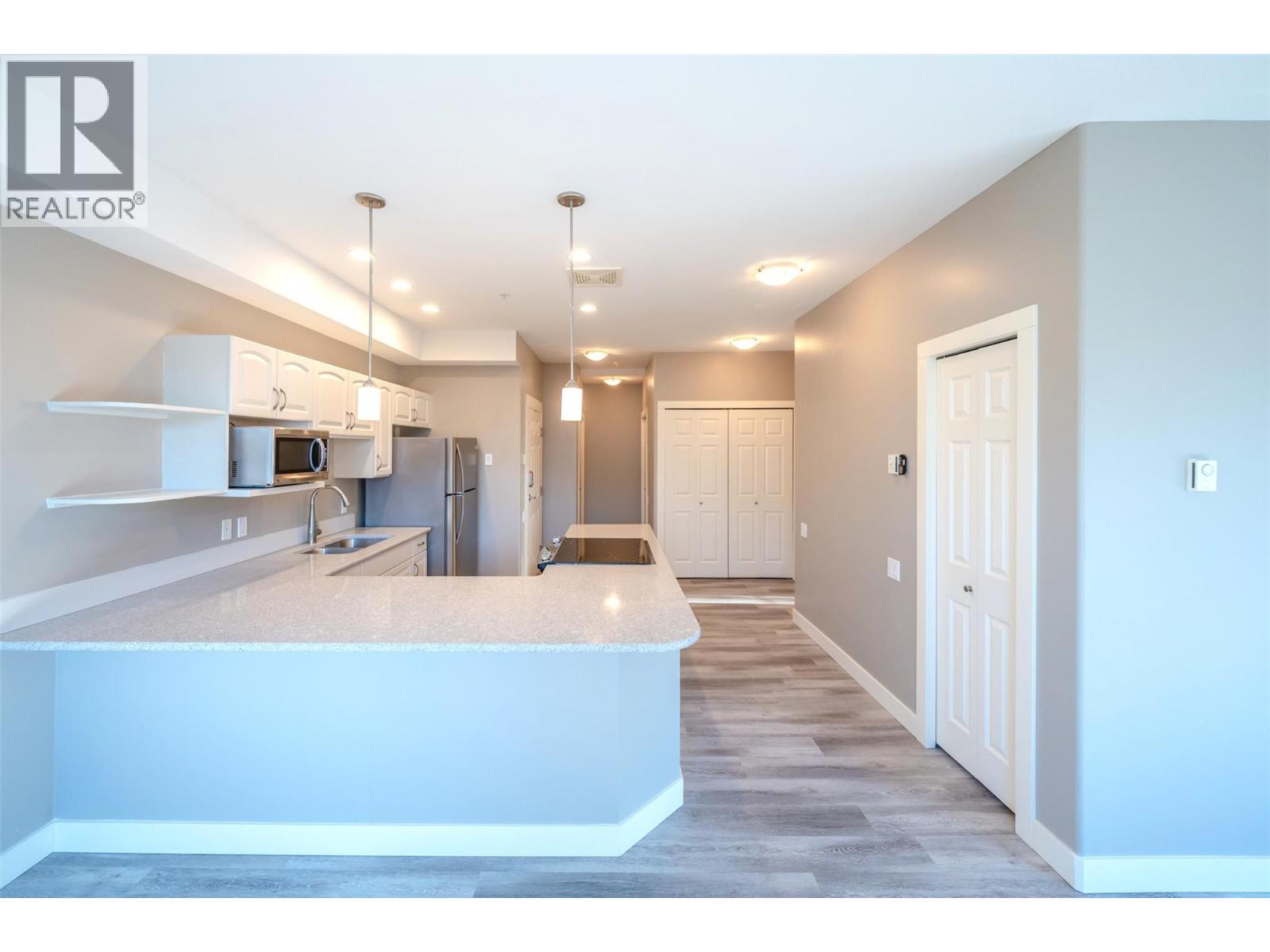 921 SPILLWAY Road Unit# 208A, Oliver