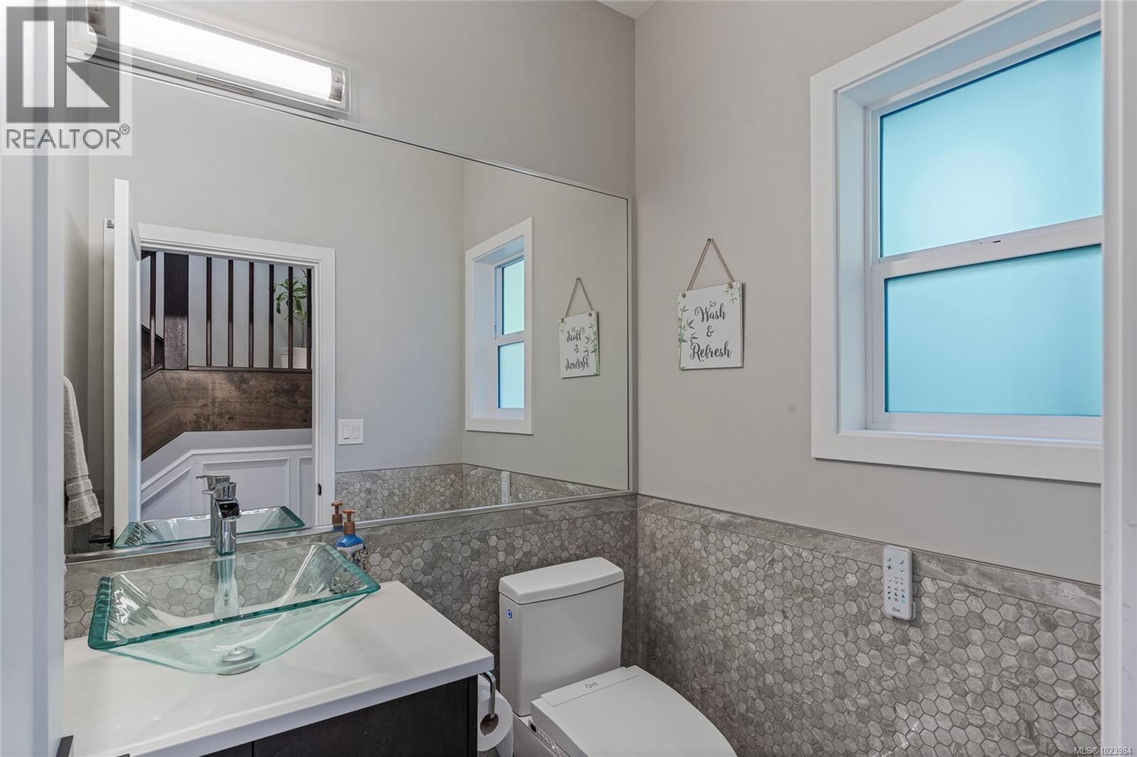 25 Tuzo Crt, View Royal