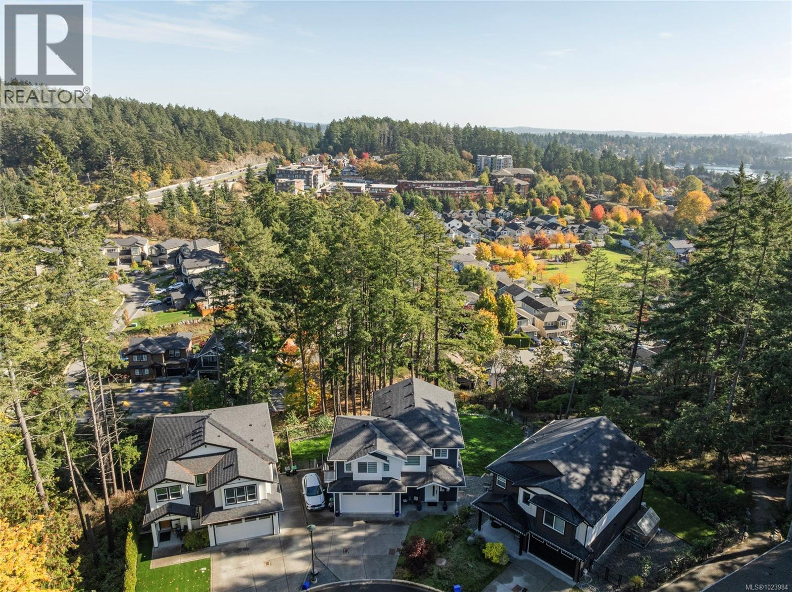 25 Tuzo Crt, View Royal