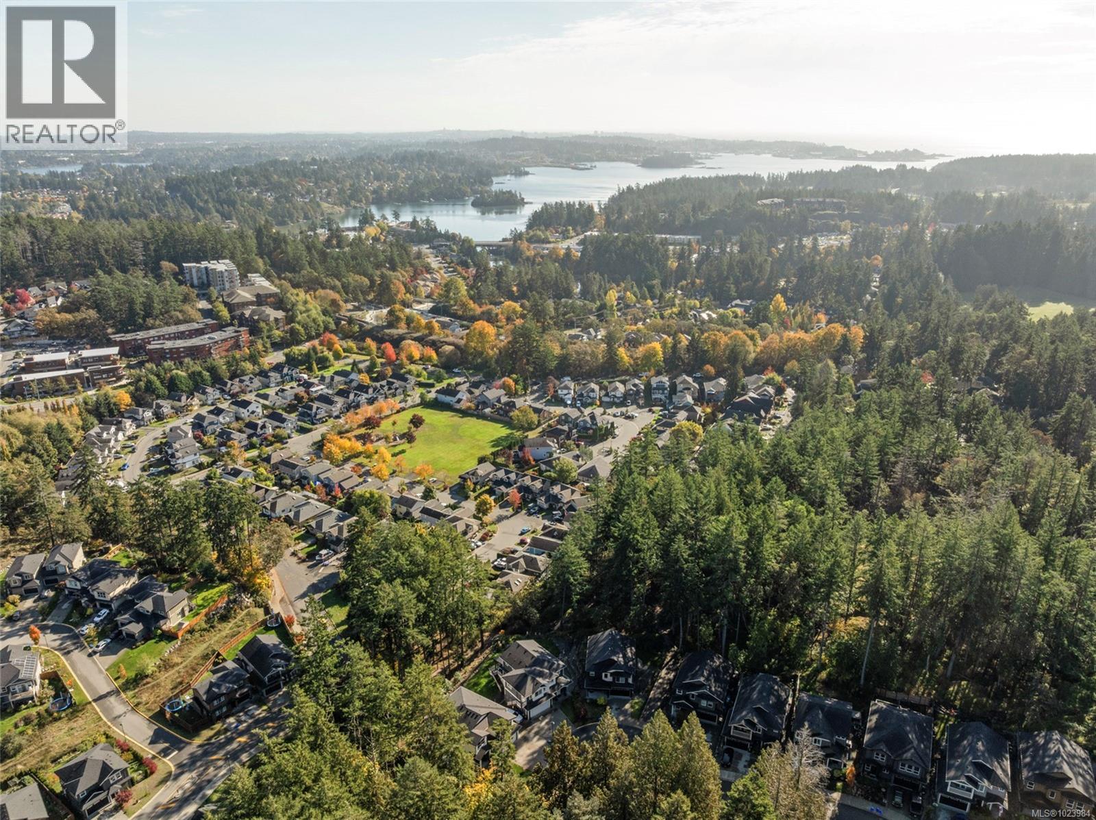 25 Tuzo Crt, View Royal