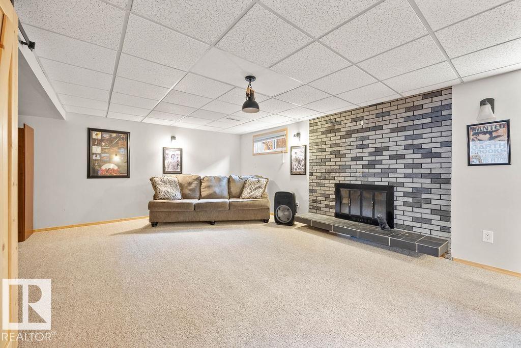 106 Woodbine RD, Sherwood Park