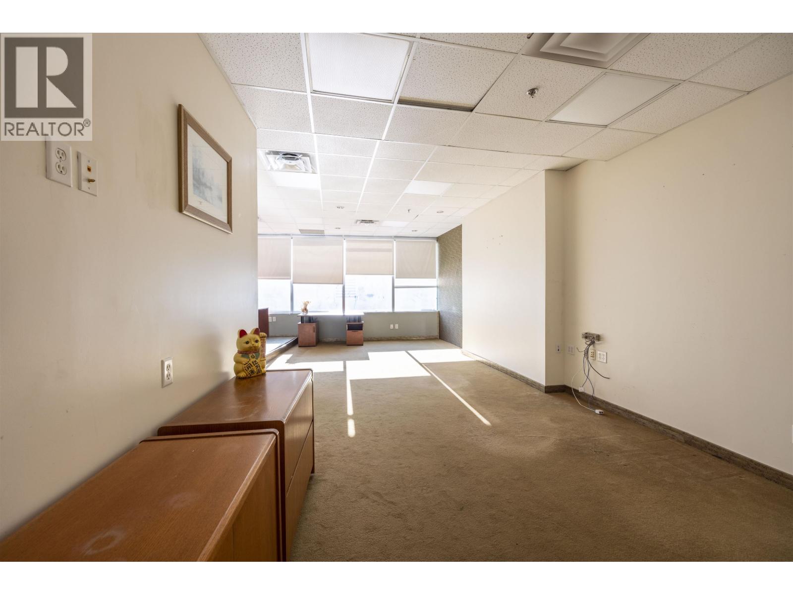 Office in Burnaby - Image 8