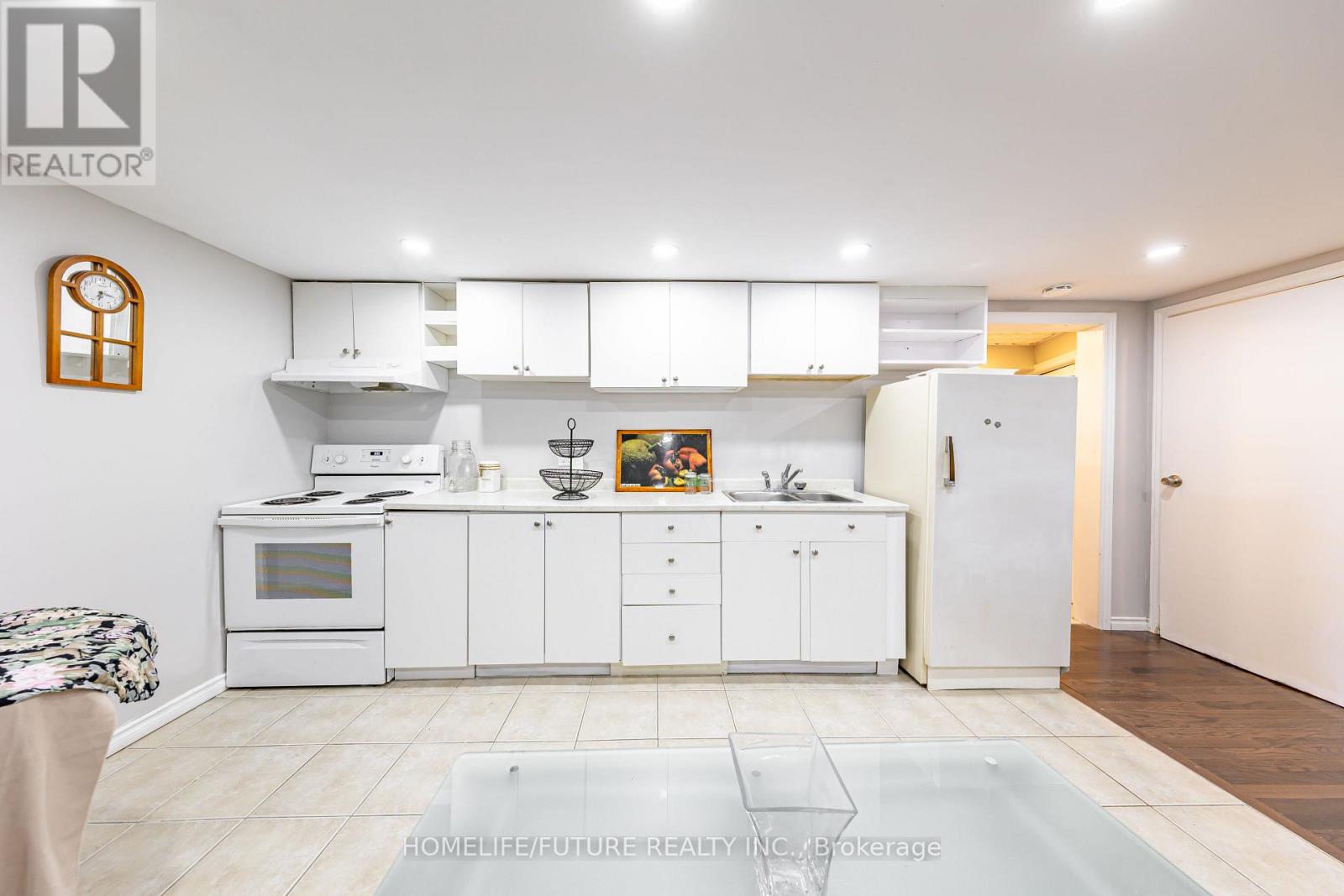 BSMT - 795 BERMUDA AVENUE - Photo 2 of 12, Oshawa (Northglen), Ontario