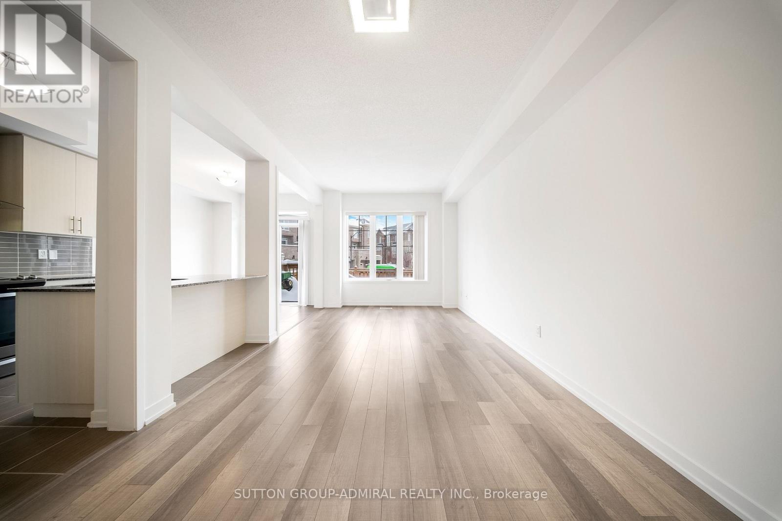 217 BENNETT STREET - Photo 4 of 40, Newmarket (Glenway Estates), Ontario