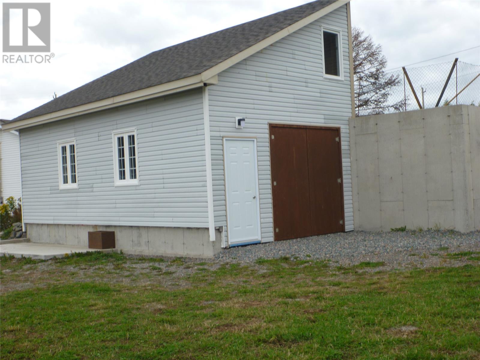 221 Marine Drive - Image 12
