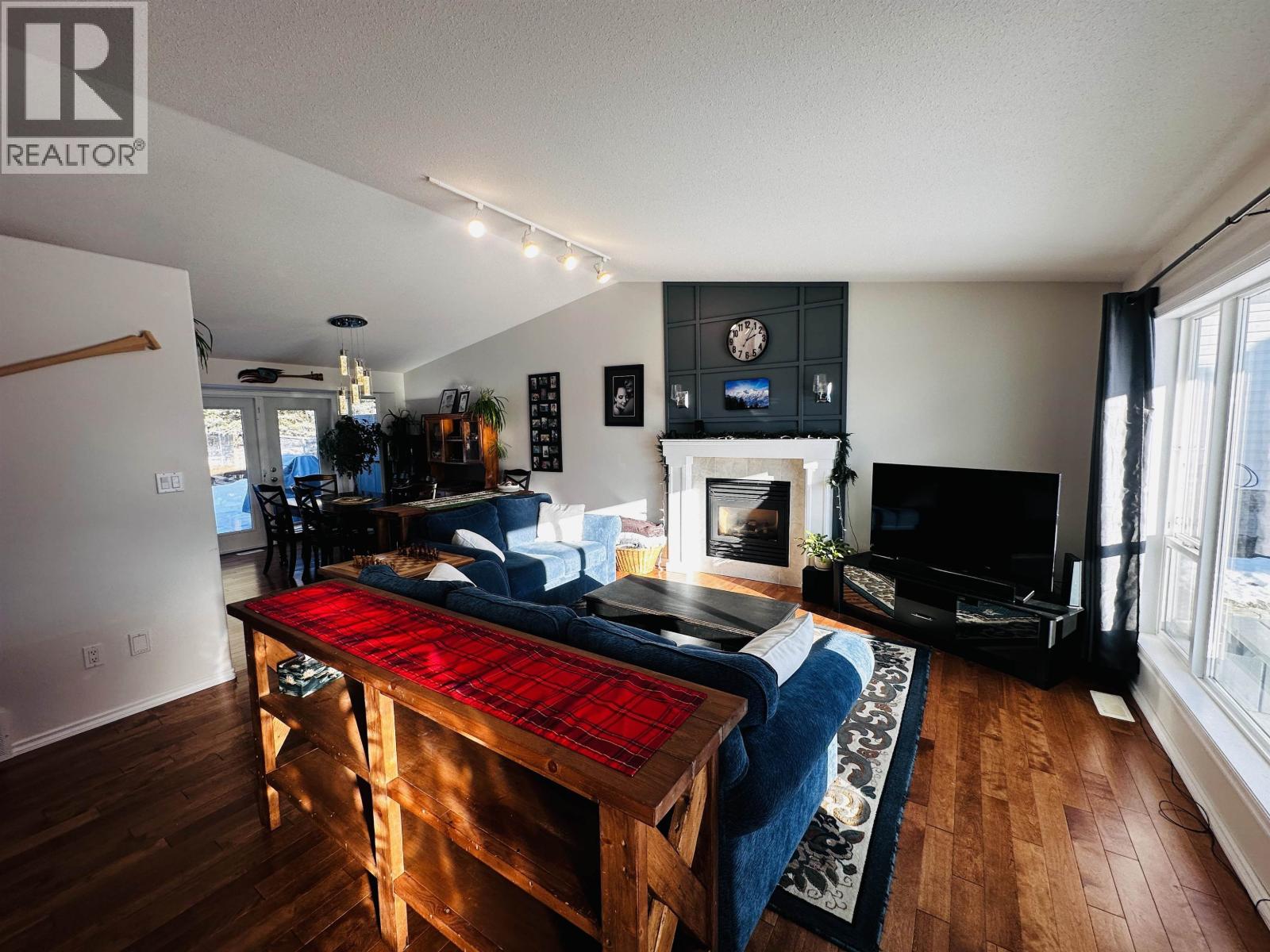 515 9TH AVENUE, Burns Lake