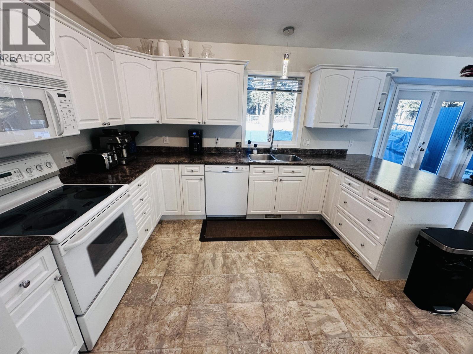 515 9TH AVENUE, Burns Lake