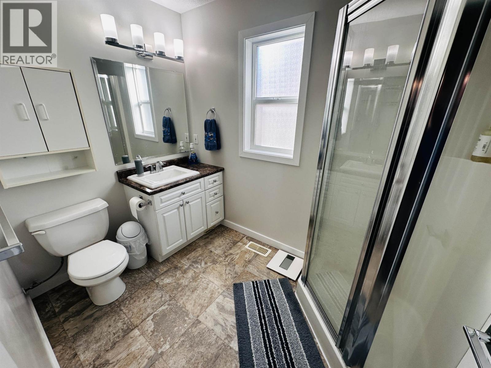 515 9TH AVENUE, Burns Lake