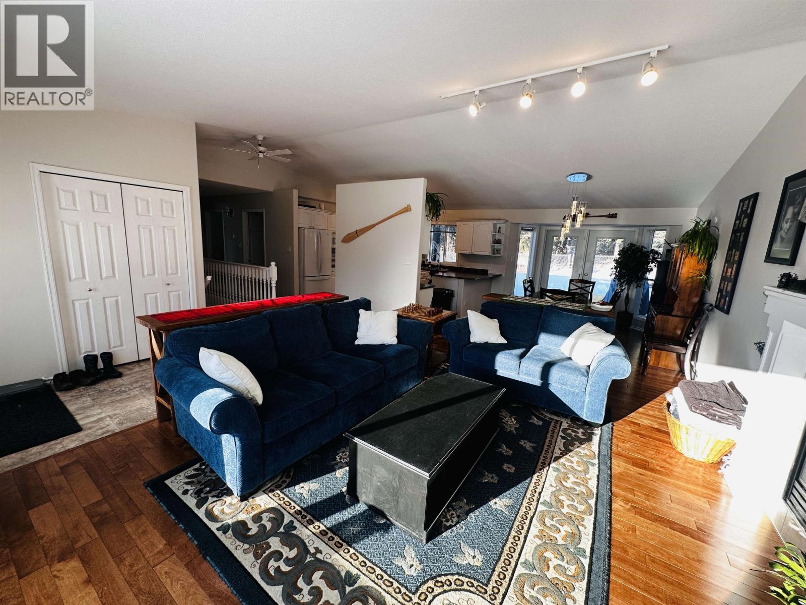 515 9TH AVENUE, Burns Lake