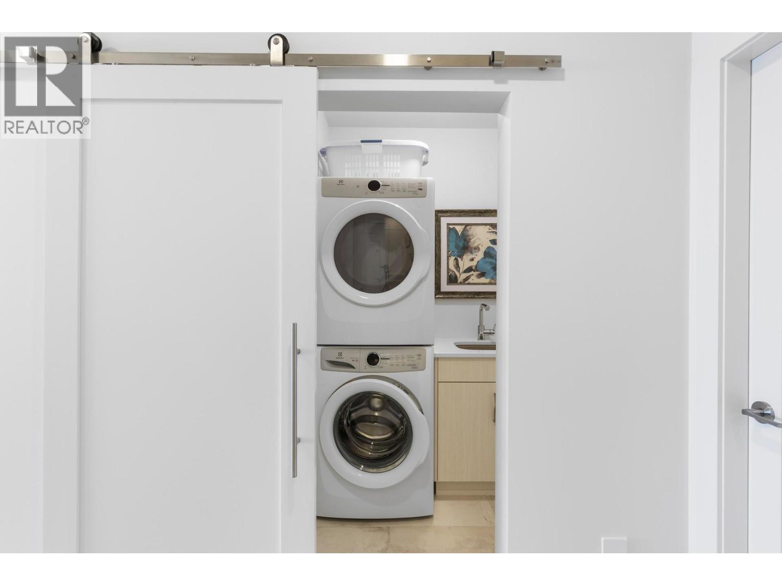 470 Hawk's Perch Lane, Kelowna