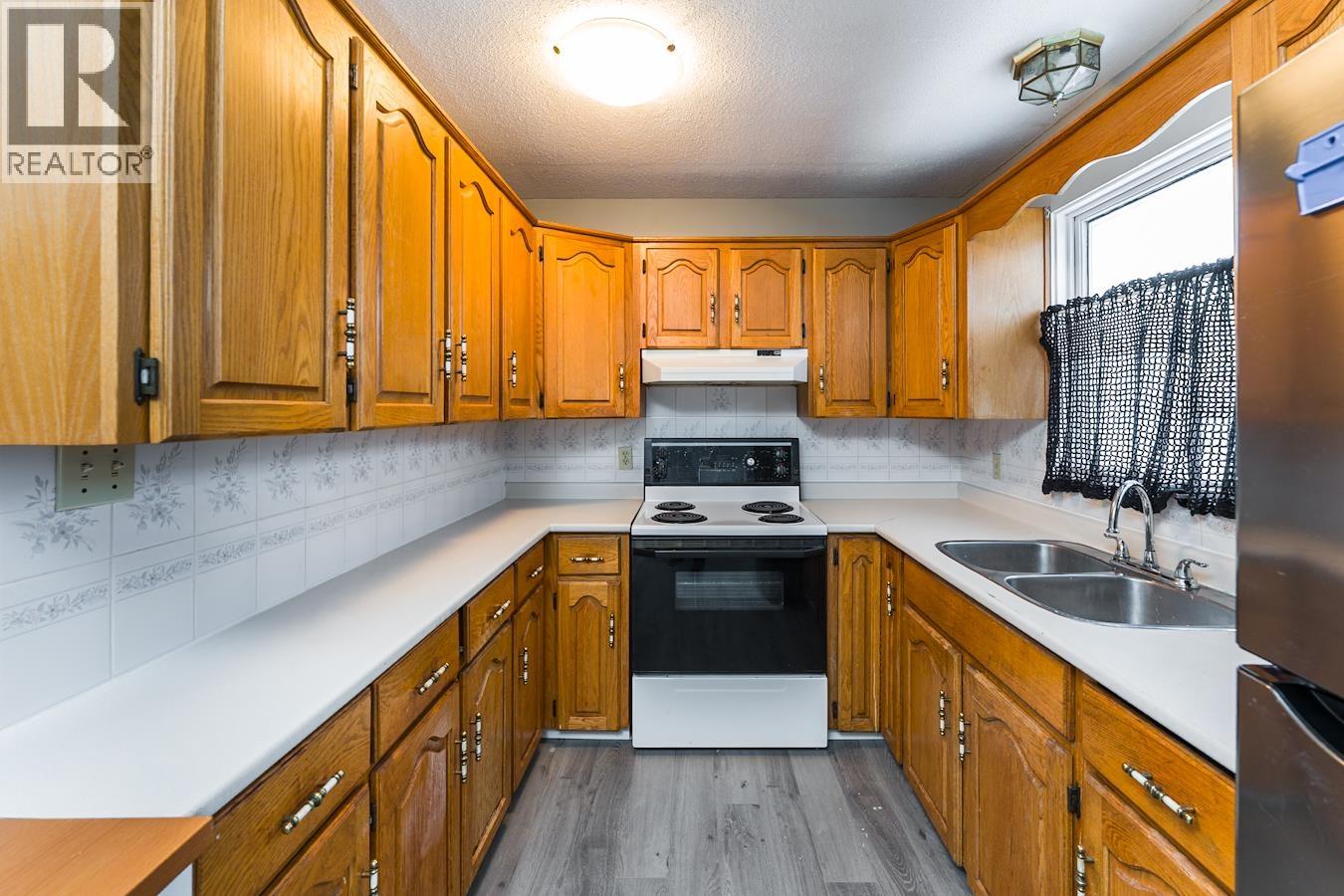 1113 CLUCULZ AVENUE - 27