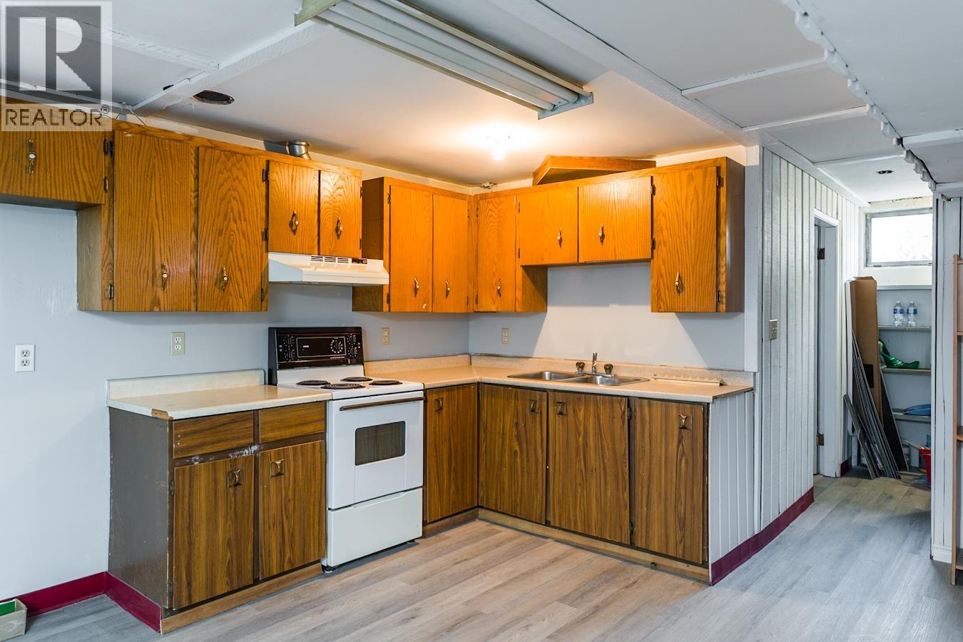 1113 CLUCULZ AVENUE - 36