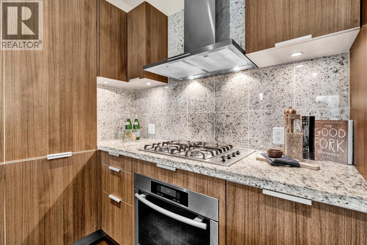 401 568 WATERS EDGE CRESCENT, West Vancouver