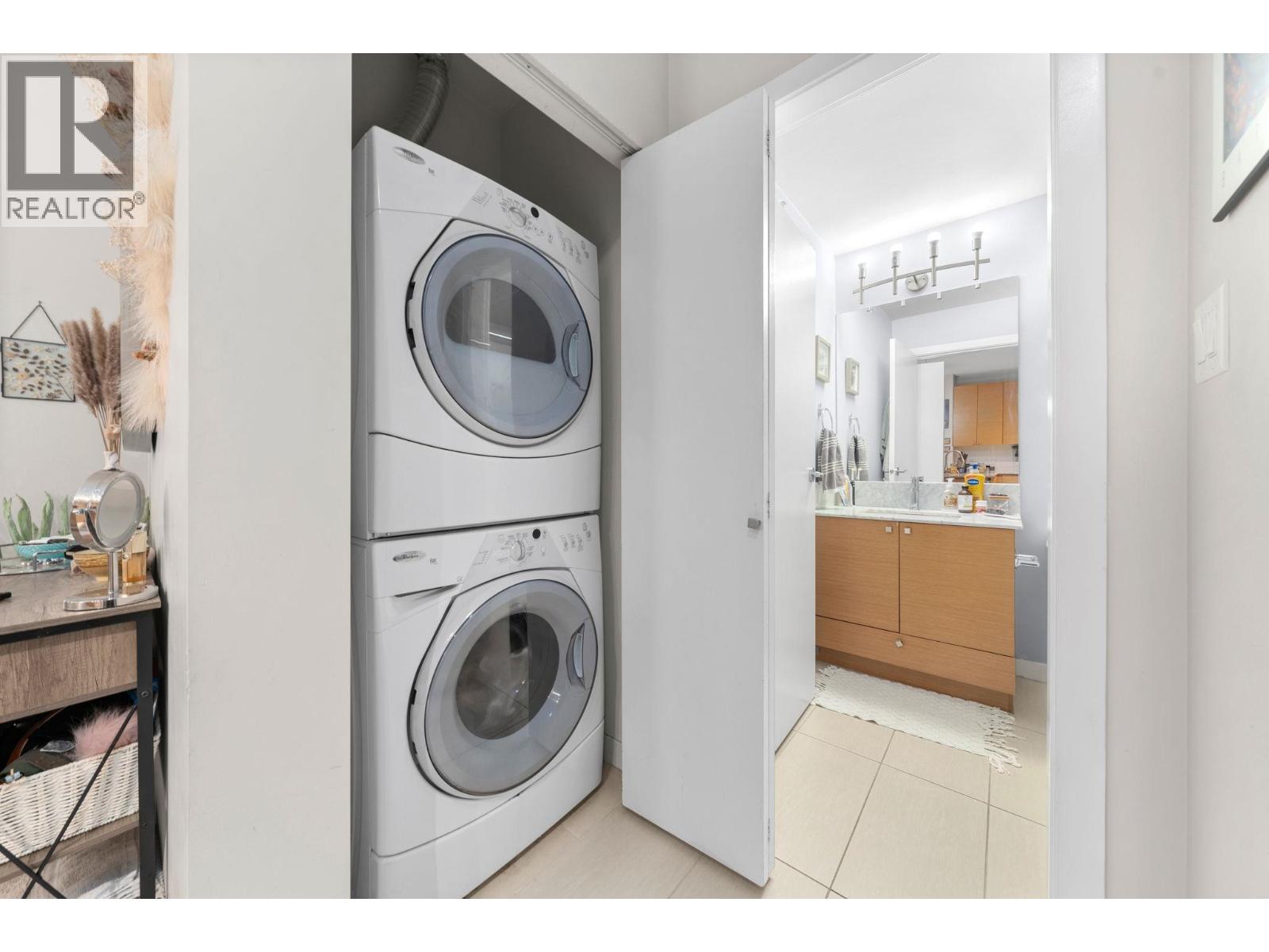 411 201 MORRISSEY ROAD, Port Moody