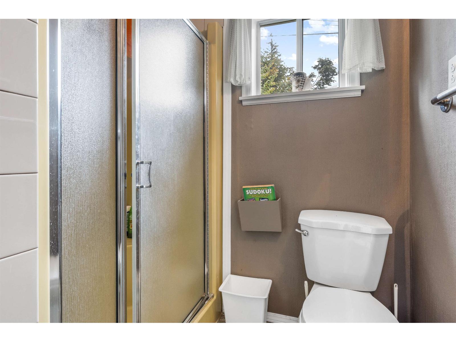 363 PINE STREET, Cultus Lake North, Cultus Lake