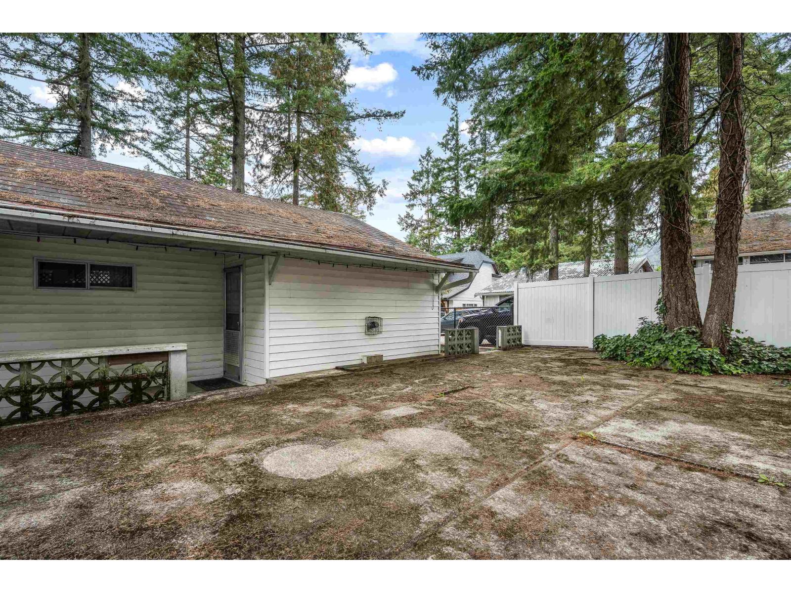 363 PINE STREET, Cultus Lake North, Cultus Lake