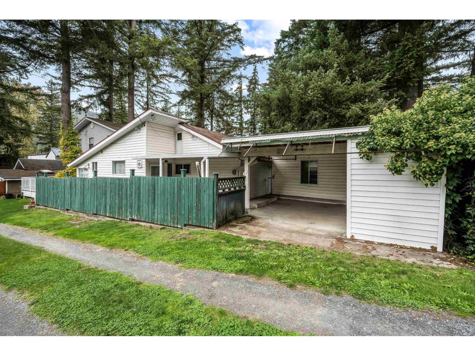 363 PINE STREET, Cultus Lake North, Cultus Lake