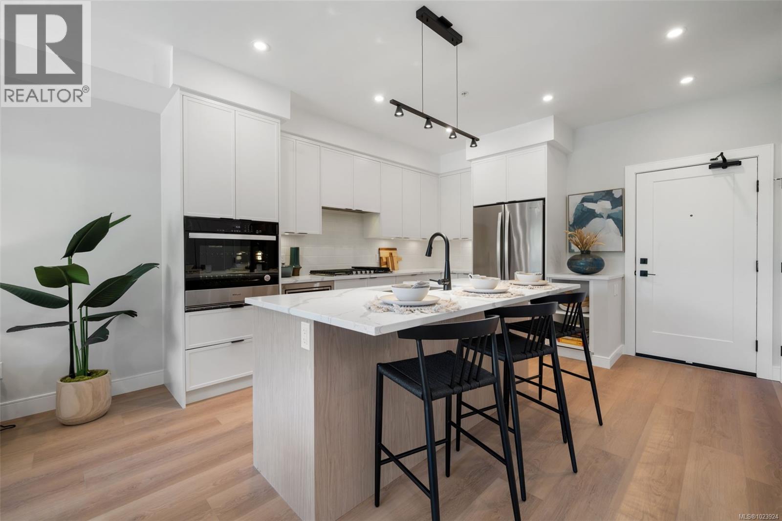 307 1810 Selenite Pl, Langford