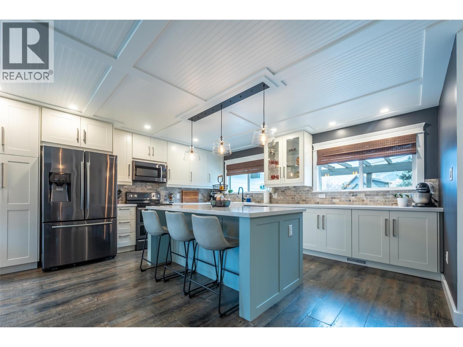 9574 Robson Crescent, Summerland