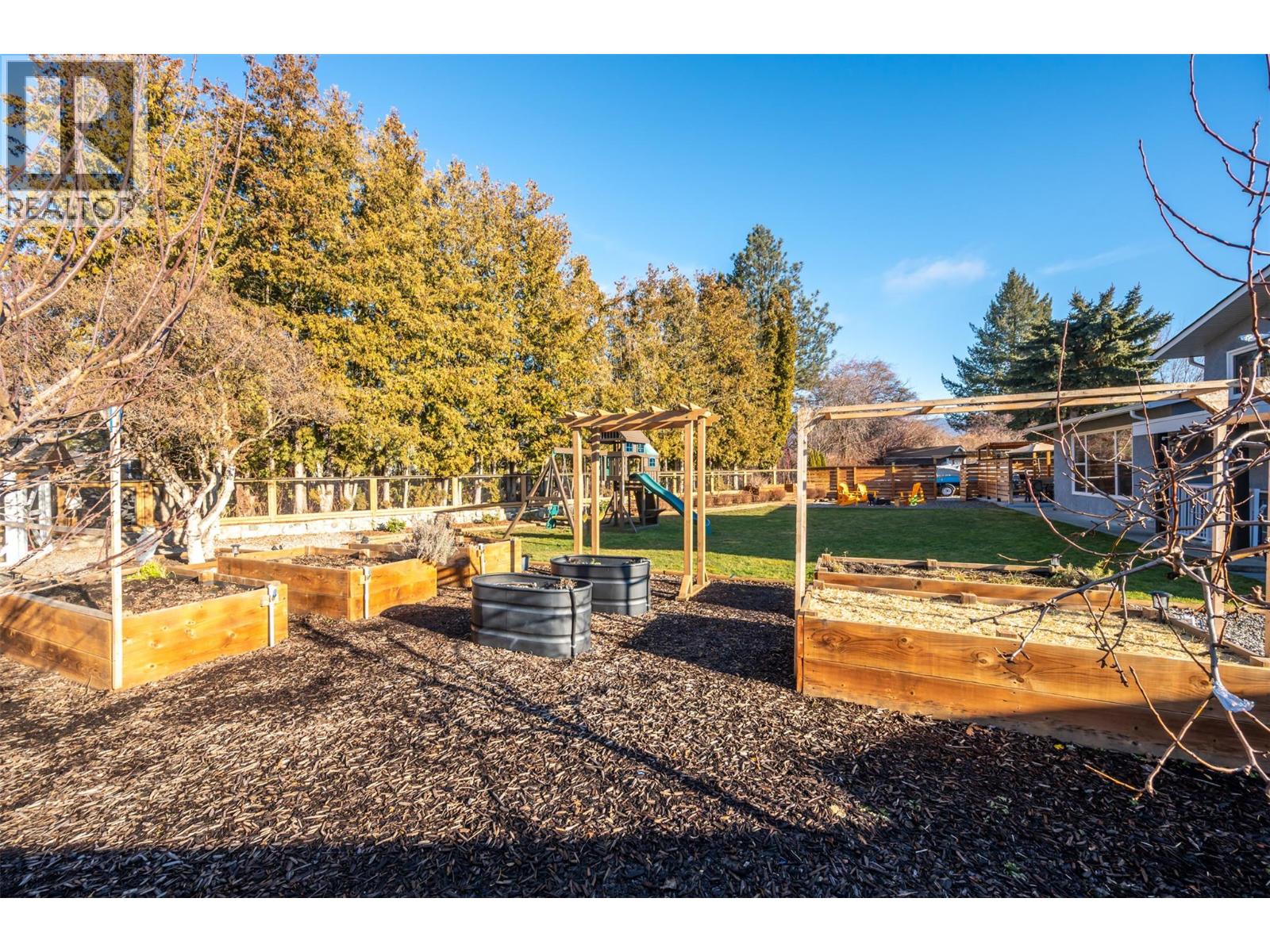 9574 Robson Crescent, Summerland