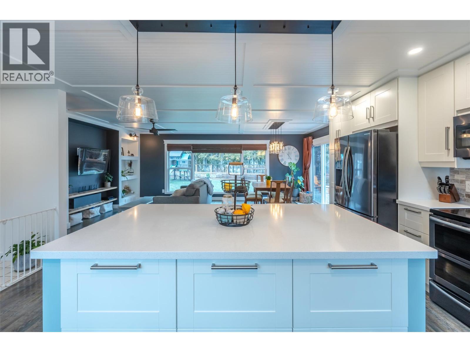 9574 Robson Crescent, Summerland