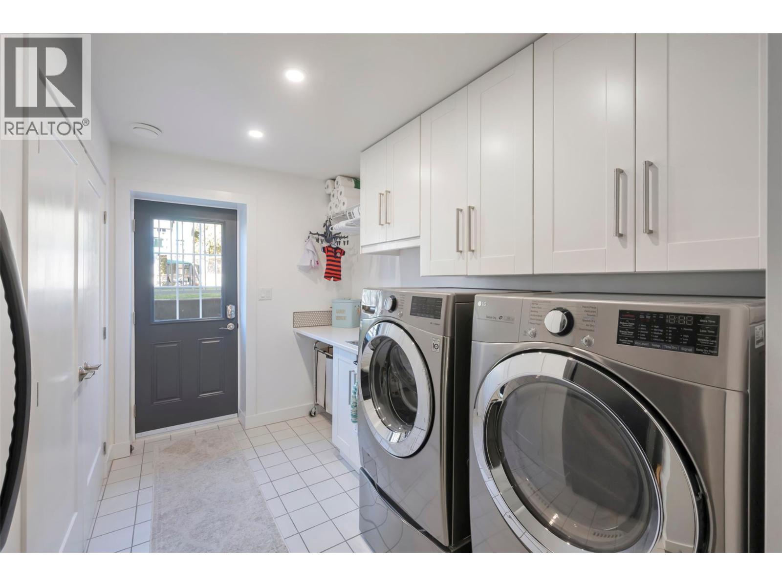 9574 Robson Crescent, Summerland