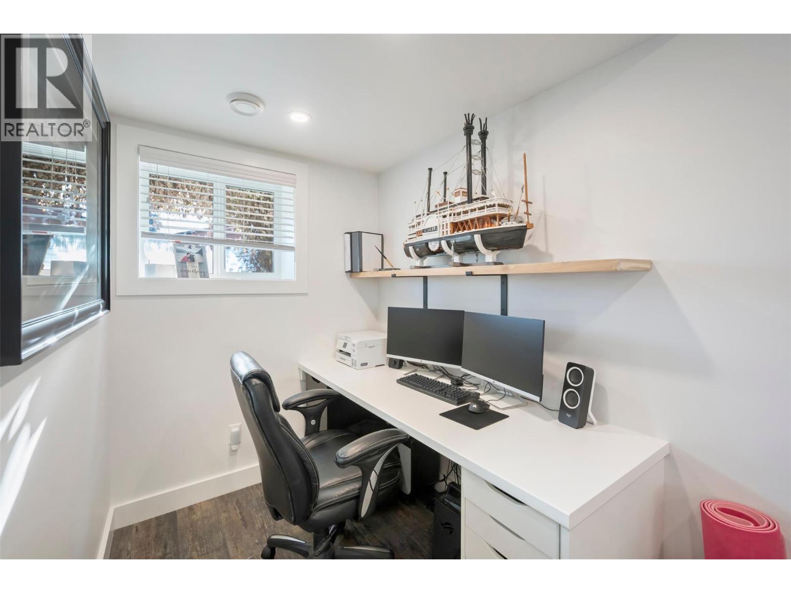 9574 Robson Crescent - 39