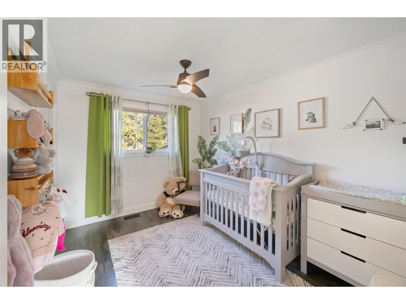 9574 Robson Crescent - 33