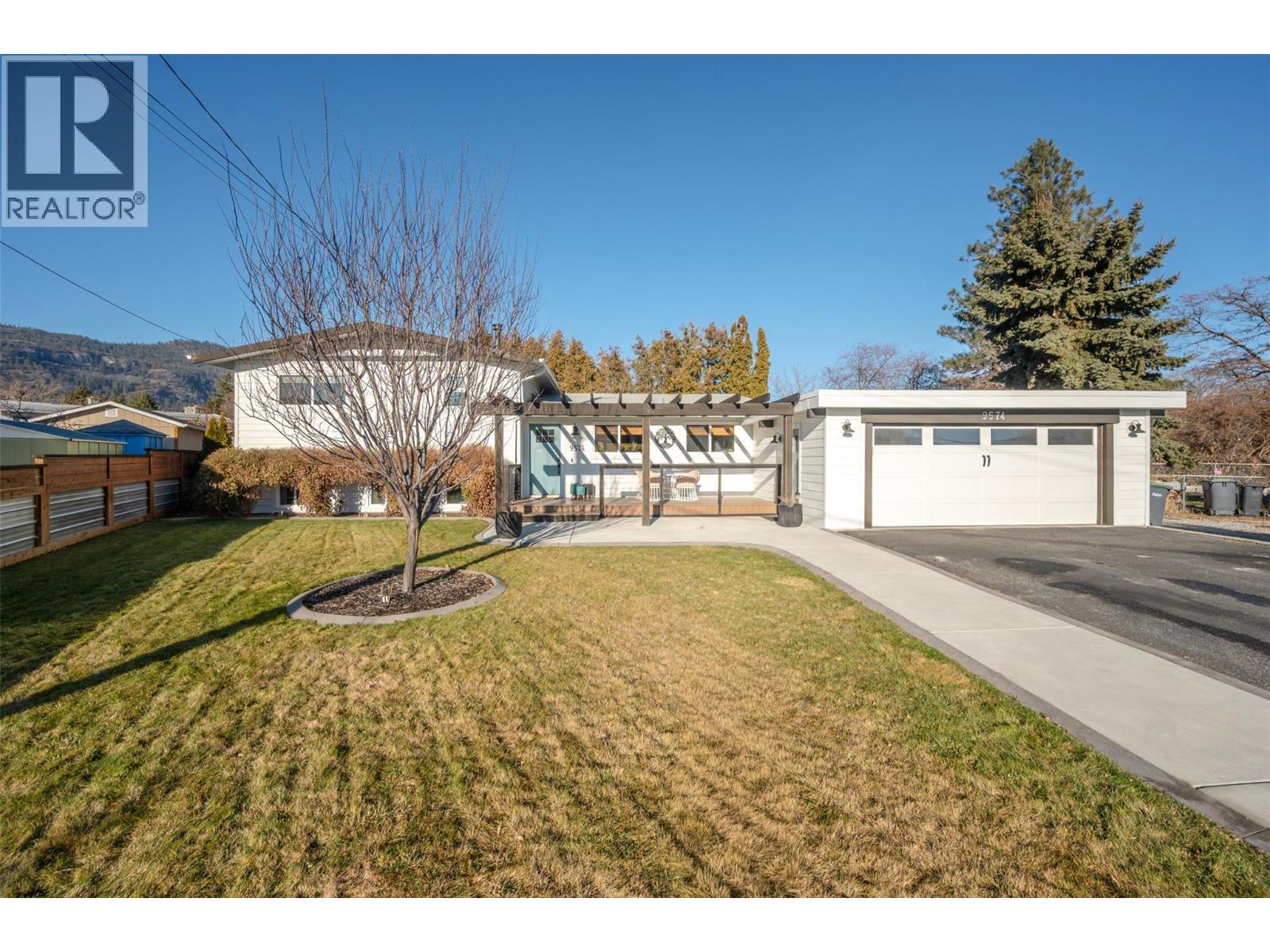 9574 Robson Crescent - 1