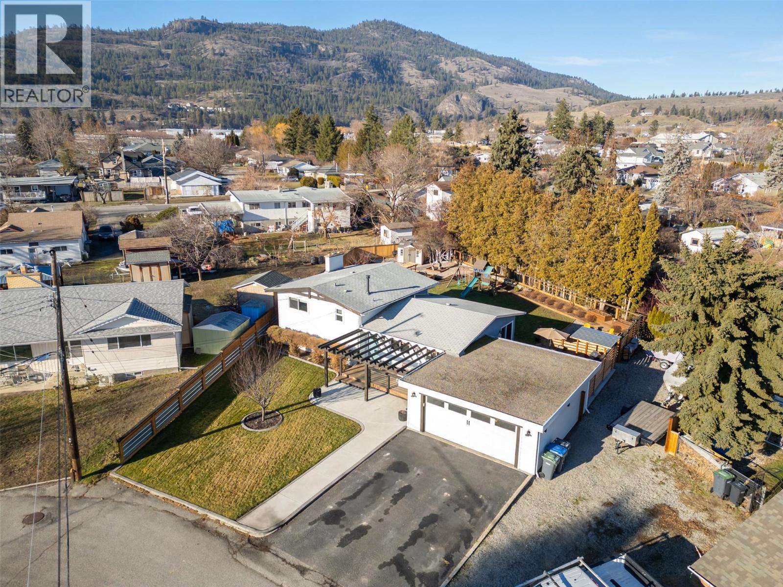 9574 Robson Crescent, Summerland