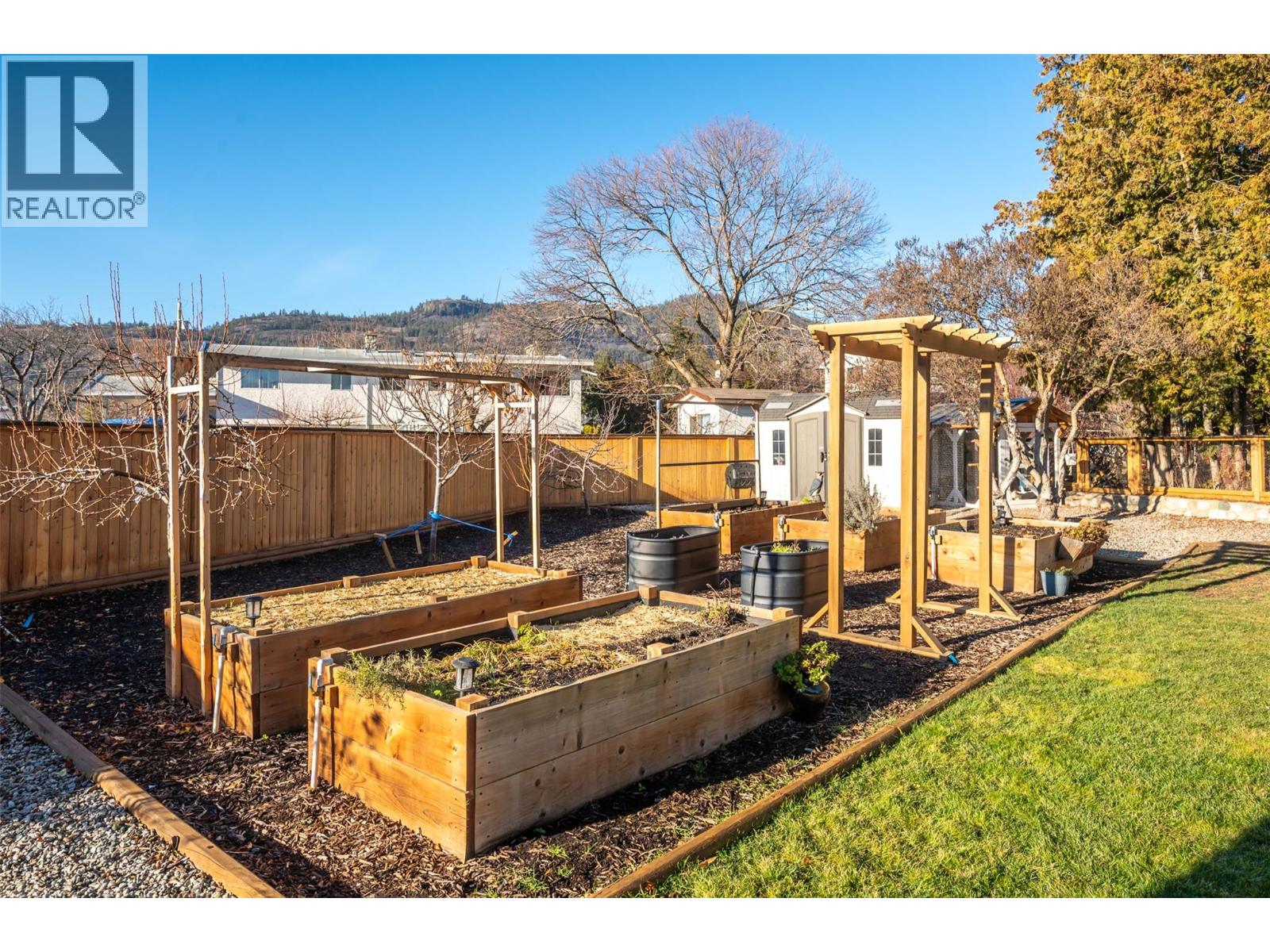 9574 Robson Crescent - 49
