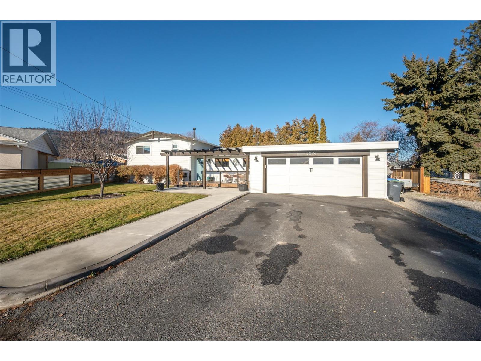 9574 Robson Crescent, Summerland