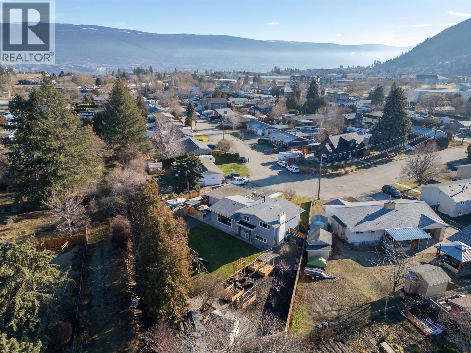 9574 Robson Crescent, Summerland