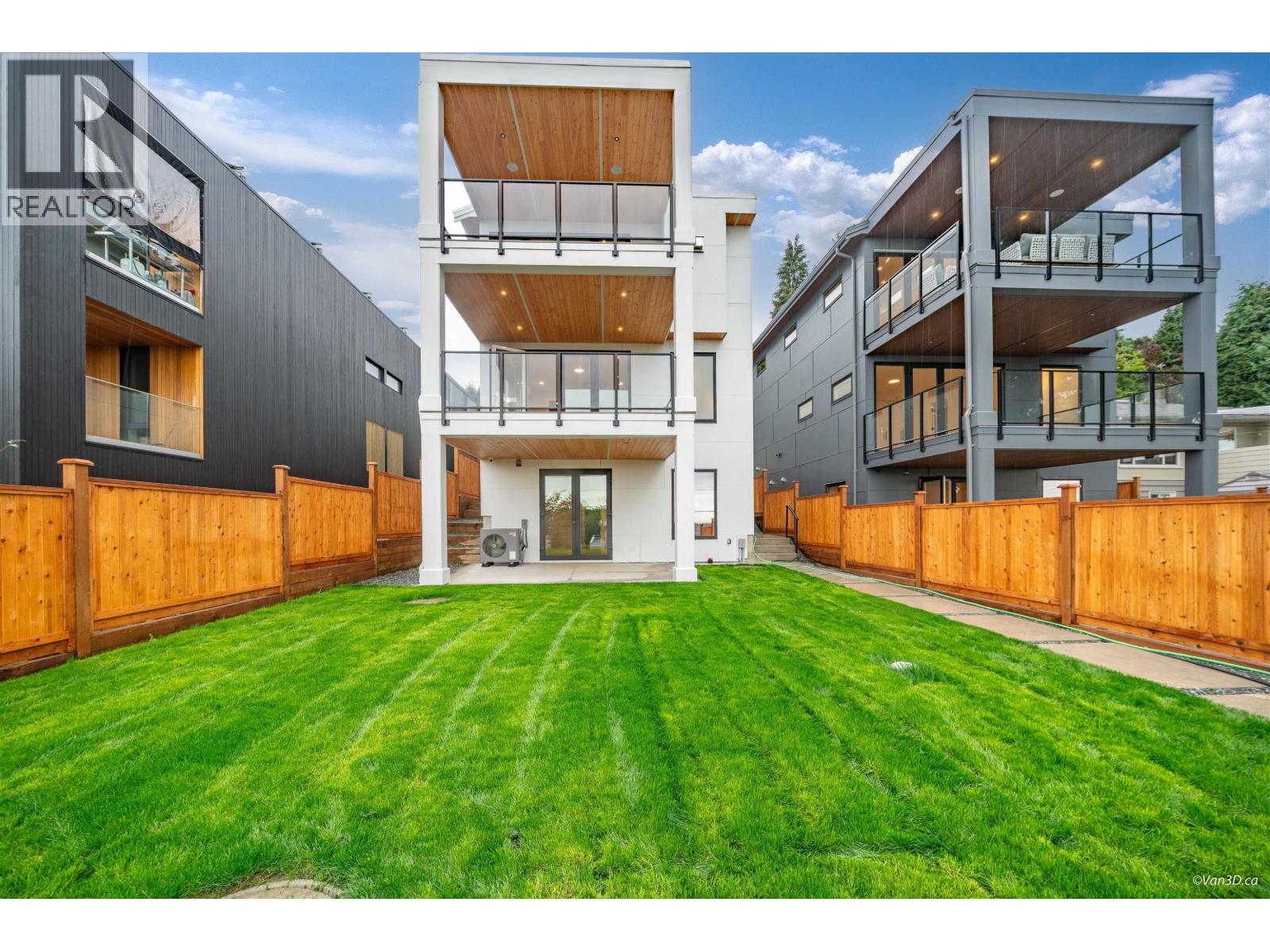 971 ADDERLEY STREET, North Vancouver