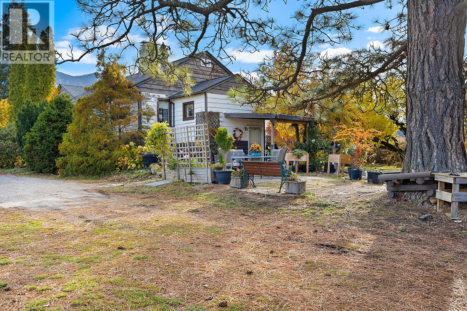911 32nd Avenue S - 5