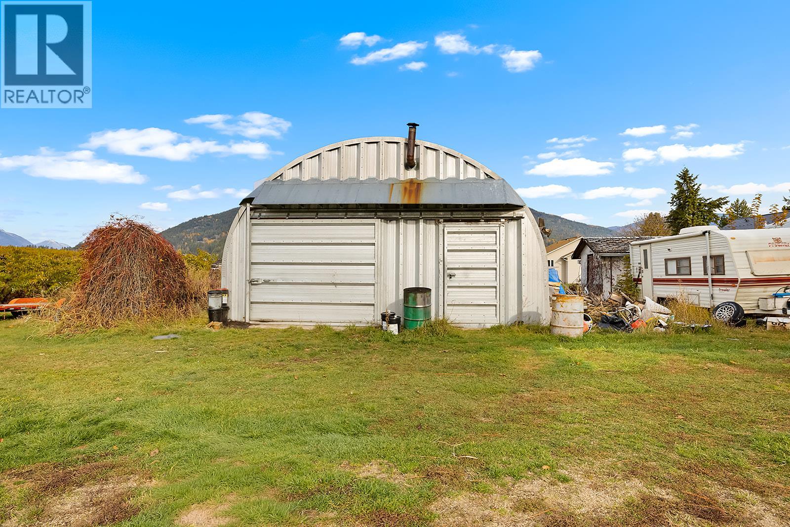 911 32ND AVENUE S - 26