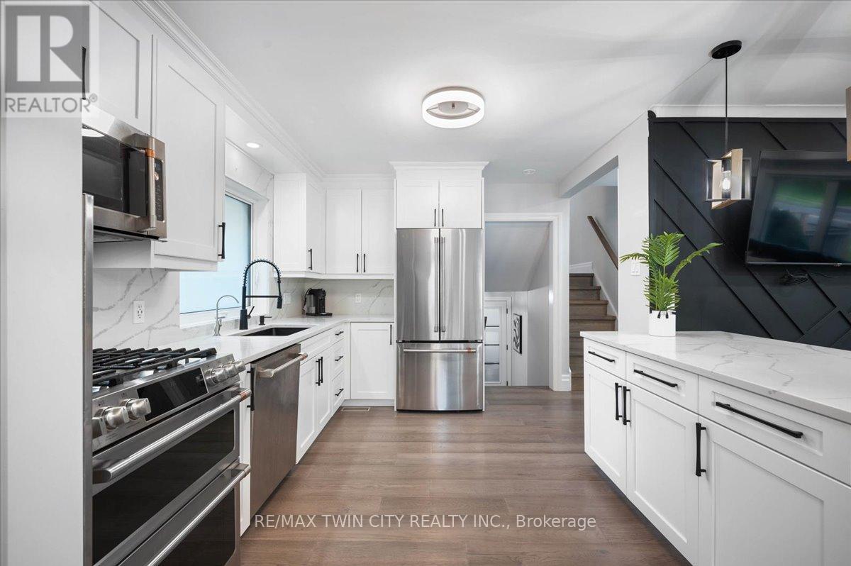 162 GREENBROOK DRIVE - Photo 5 of 37, Kitchener, Ontario