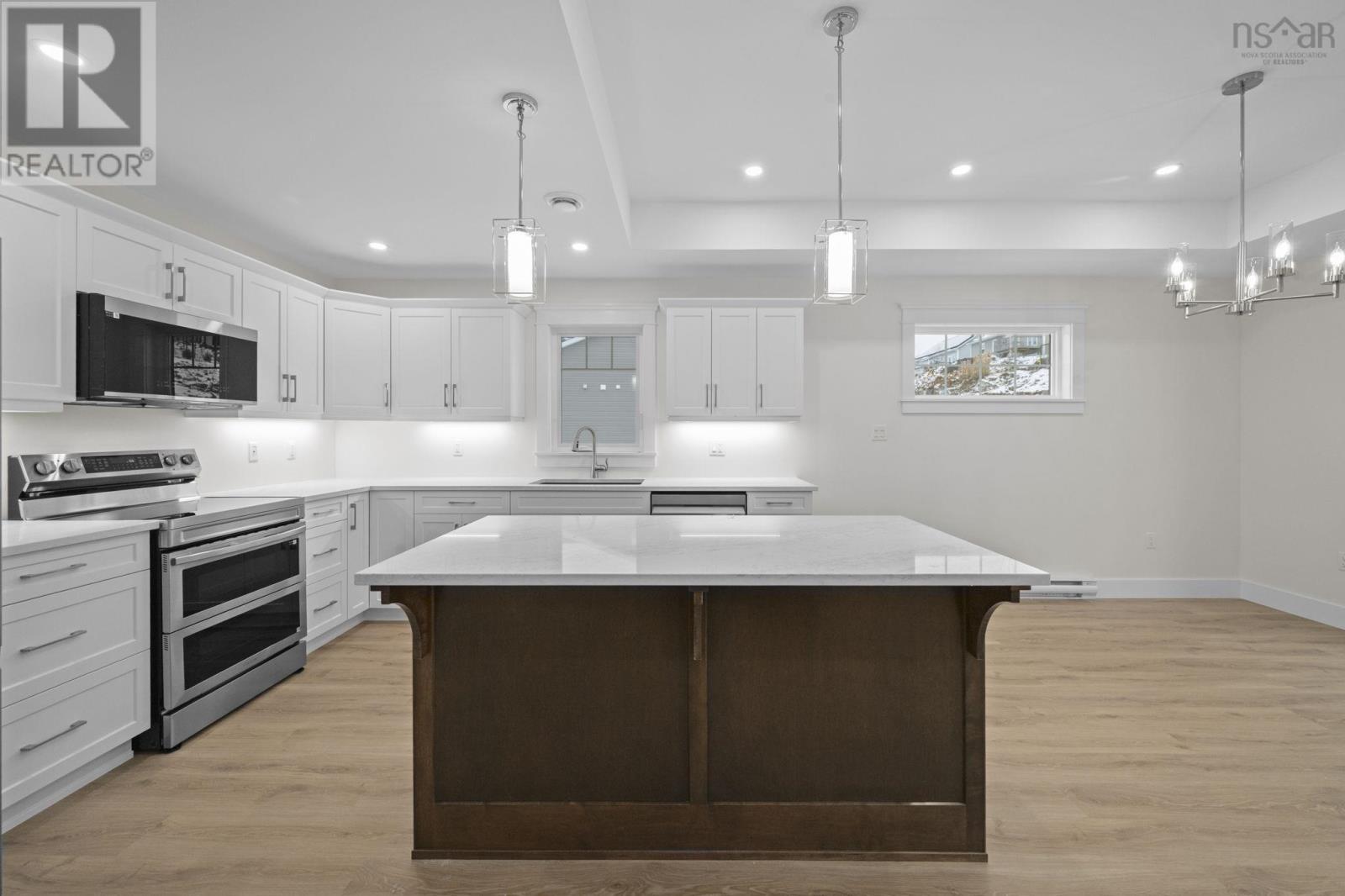 Property 10 of 25 of 34 Leaside Court